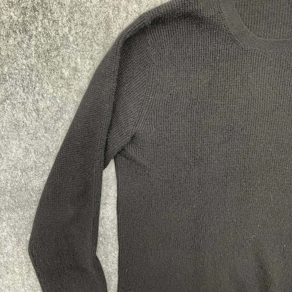 Vince Mens Black Waffle Knit Crewneck Sweater Size L Long Sleeve Pullover